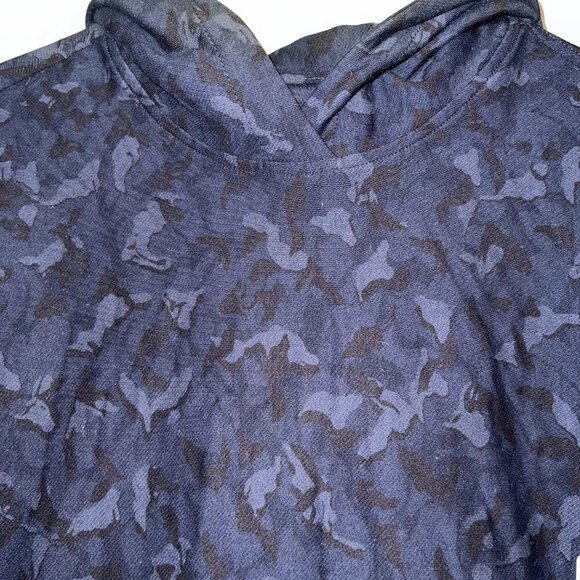 NWT Athleta Printed Farallon Sweatshirt Stratum Camo Navy Size XXS - Picture 2 of 7